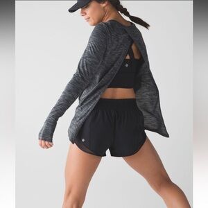 Lululemon Beat The Heat Long Sleeve
Heathered Black
